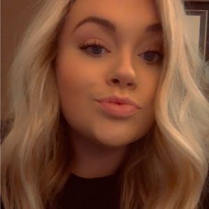 Meet your Posher, Amelia